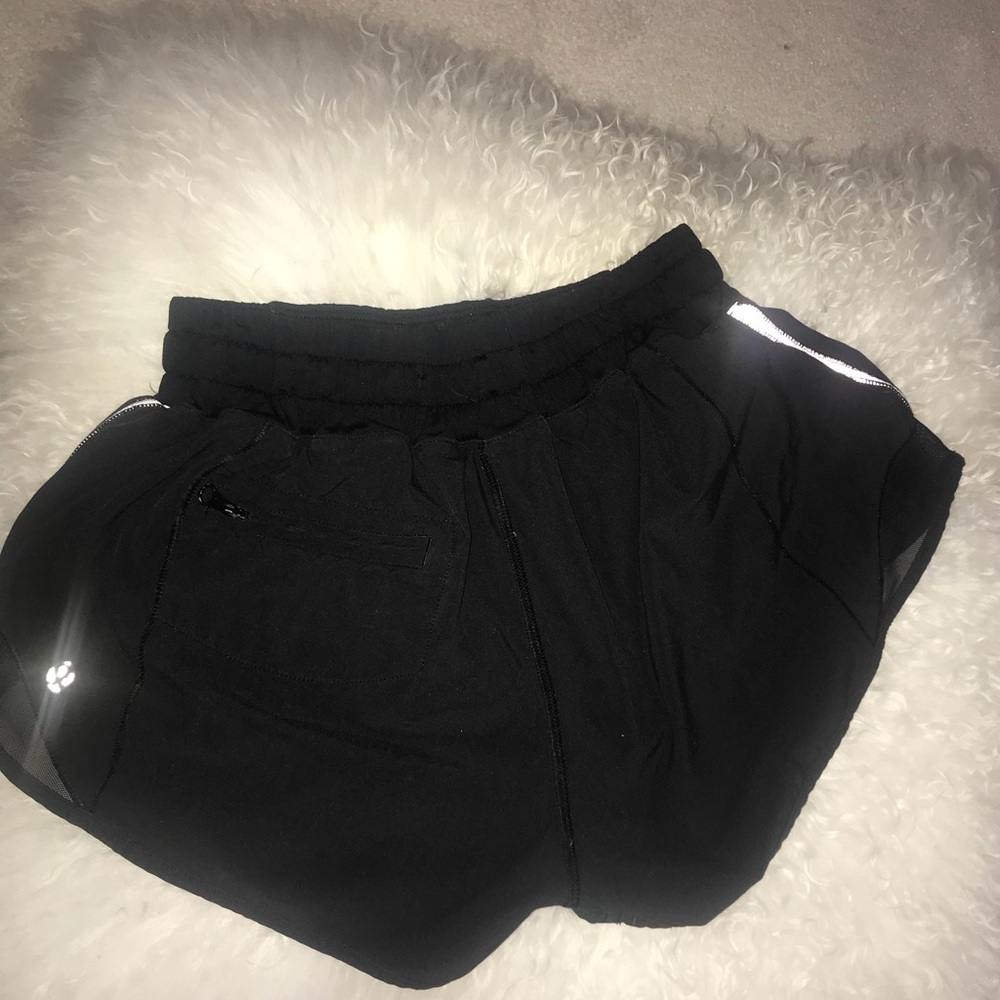 Lululemon Hotty Hot Short